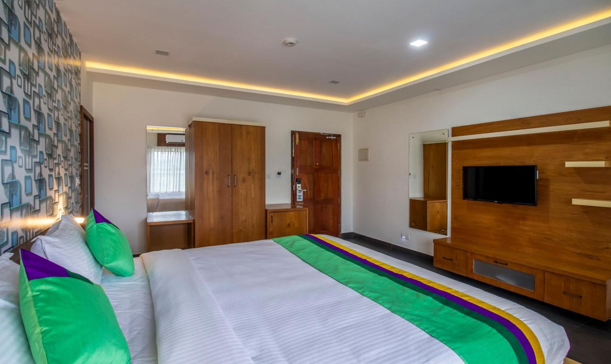 Treebo Trend Chembra Residency Hotel Kalpetta Exterior photo